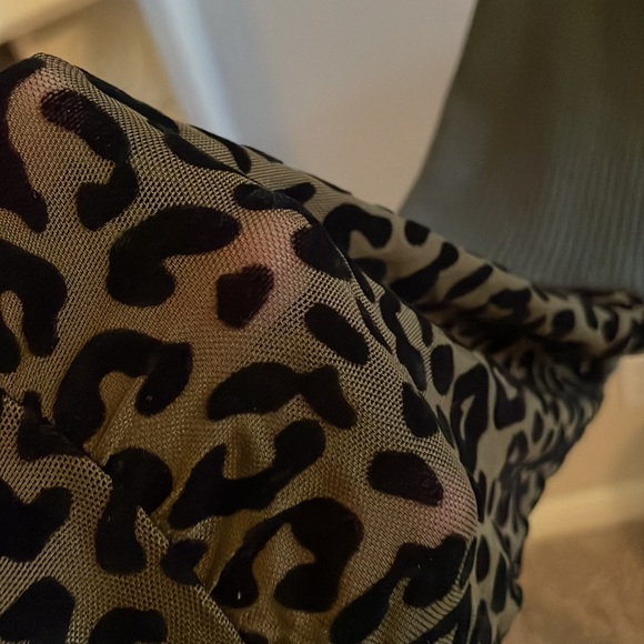 Kori America - green waffle top with long sleeves and leopard print; size 1XL - Picture 3 of 9